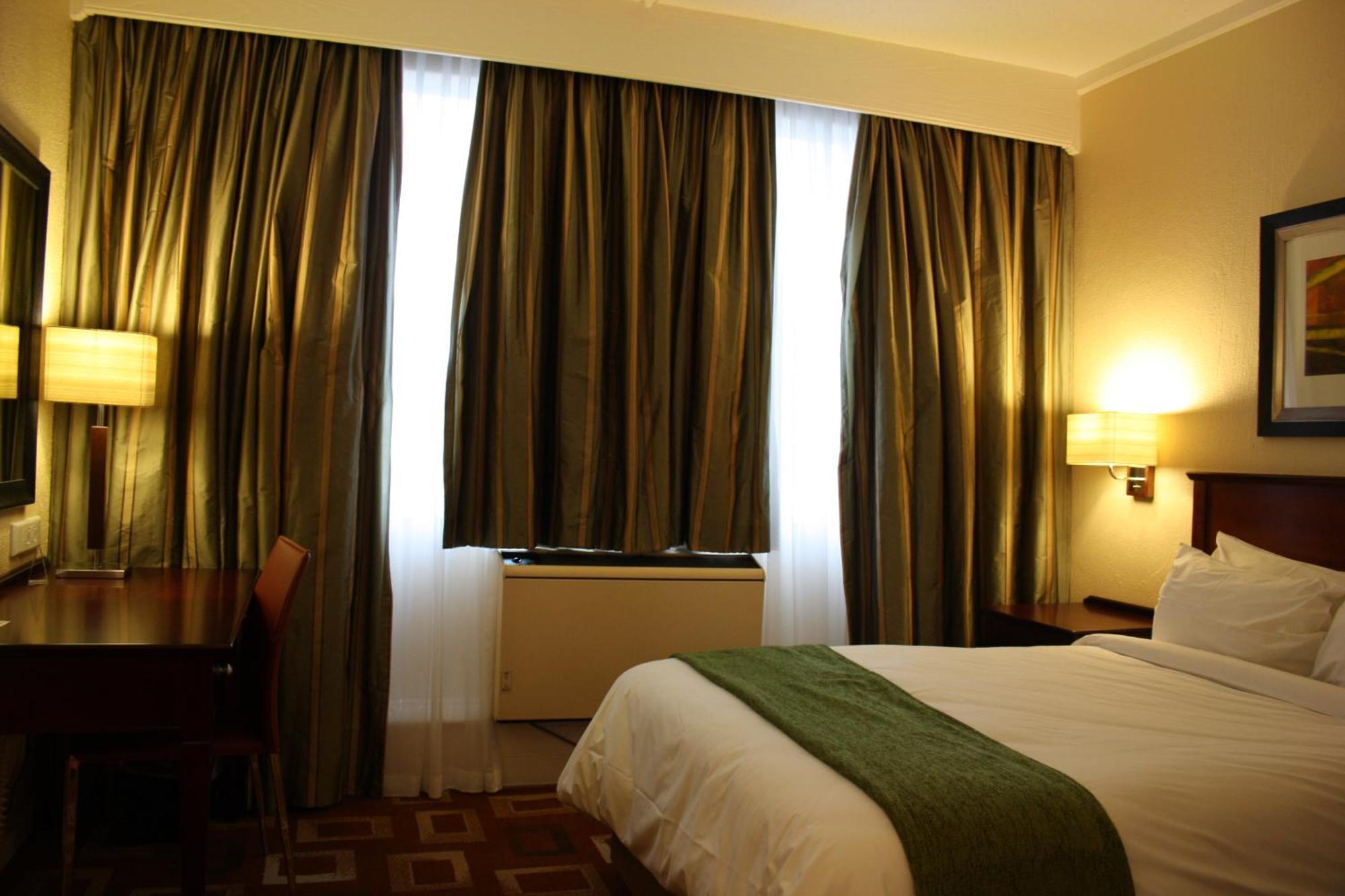 Garden Court Or Tambo International Airport Kempton Park Exterior foto